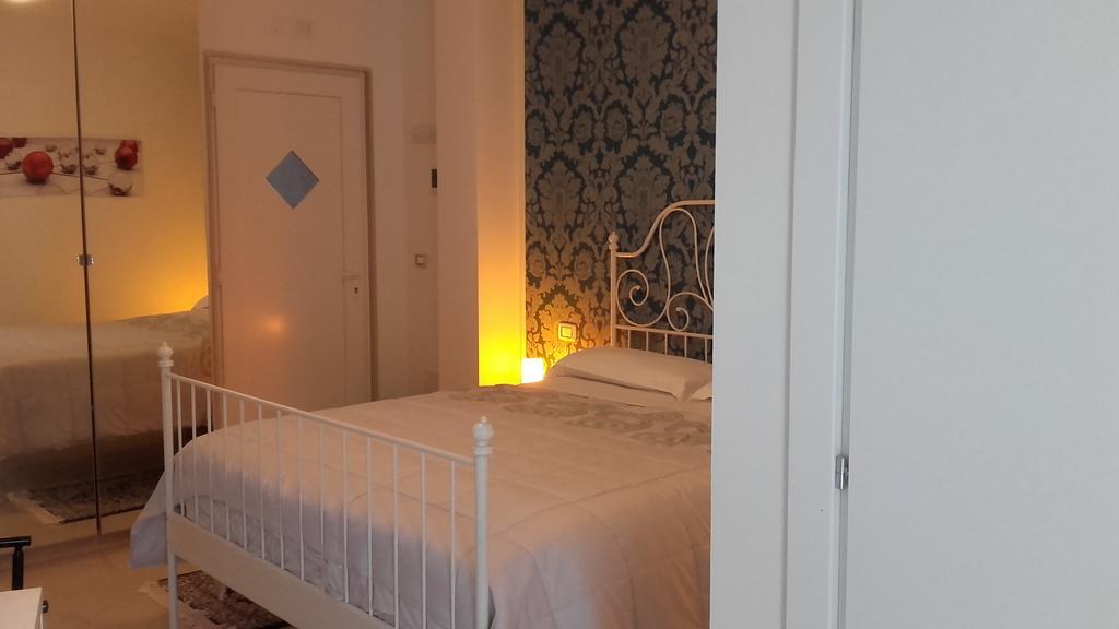 Le Tre Rose Bed & Breakfast Casamassima Exteriör bild
