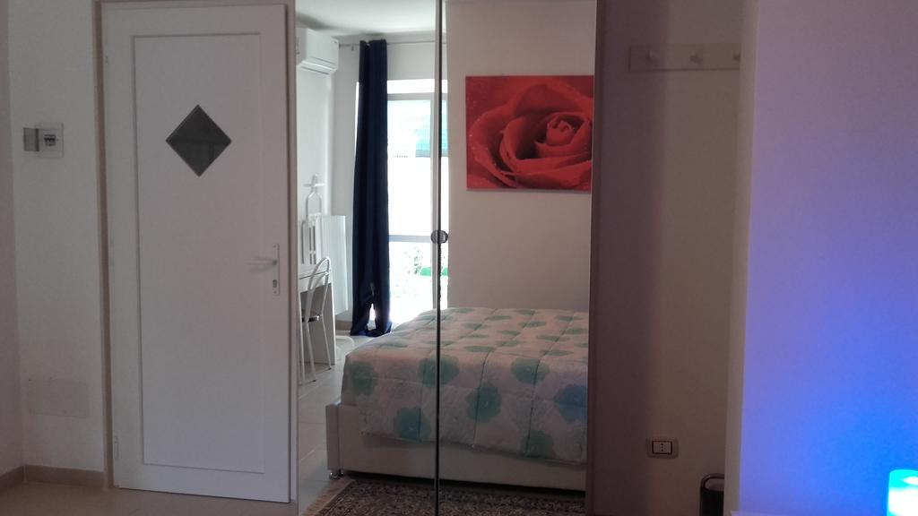 Le Tre Rose Bed & Breakfast Casamassima Exteriör bild
